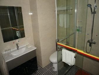 Super 8 Hotel Nantong Qidong Central Bus Station الغرفة الصورة